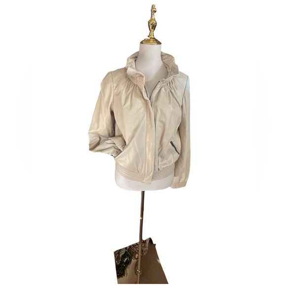 Hinge Lambskin Leather Ruffle Collar Designed in Seattle Jacket Ecru Cream - Picture 5 of 14